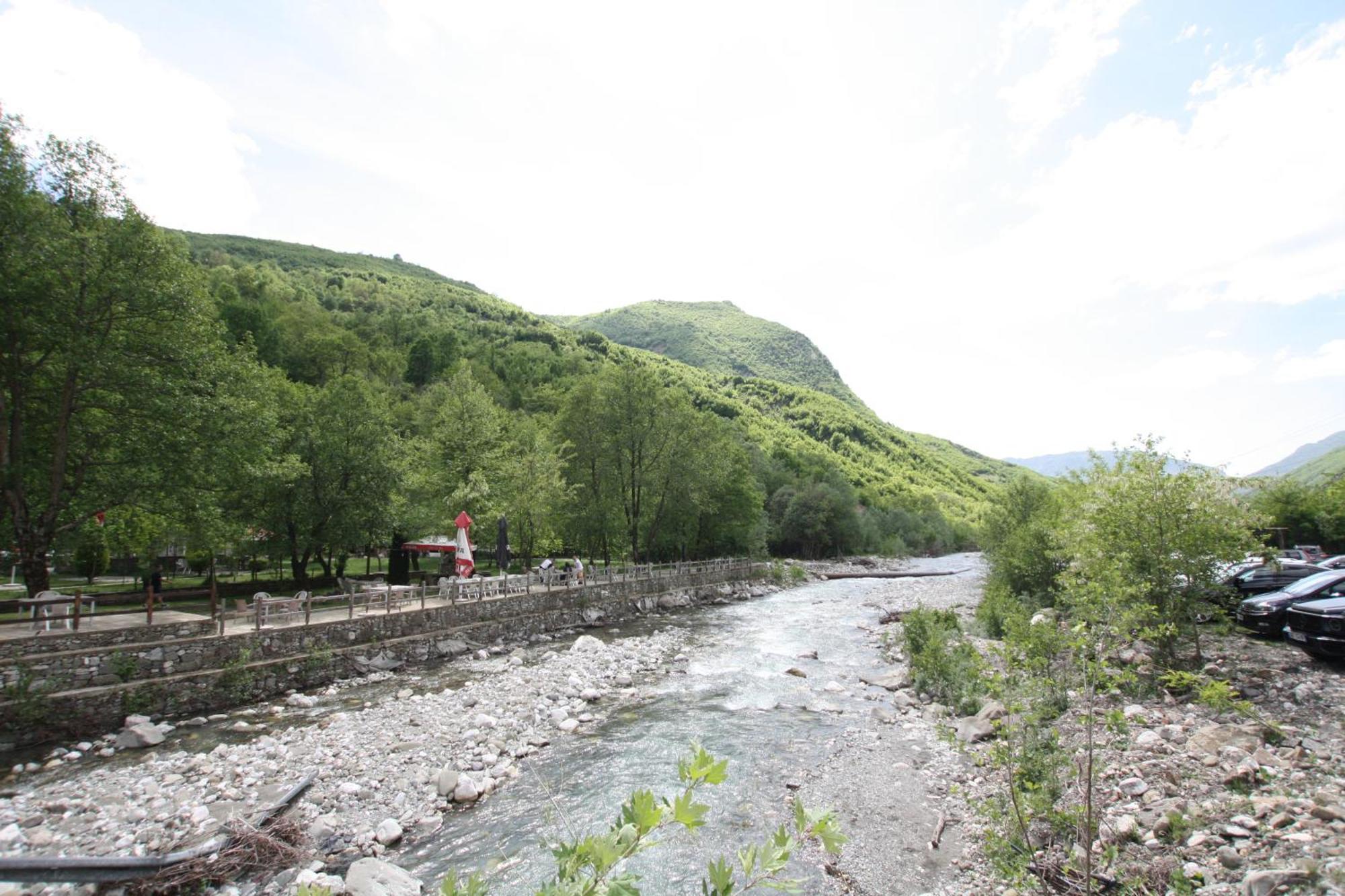 Lugina E Shengjergjit ,bujtinat 山林小屋 *