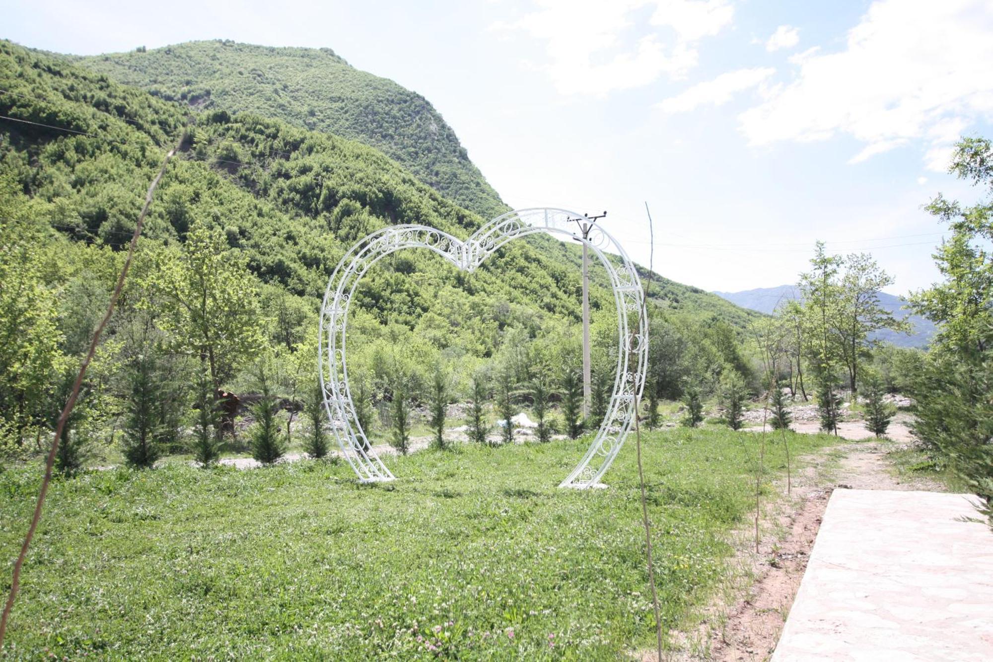 山林小屋 Lugina E Shengjergjit ,bujtinat