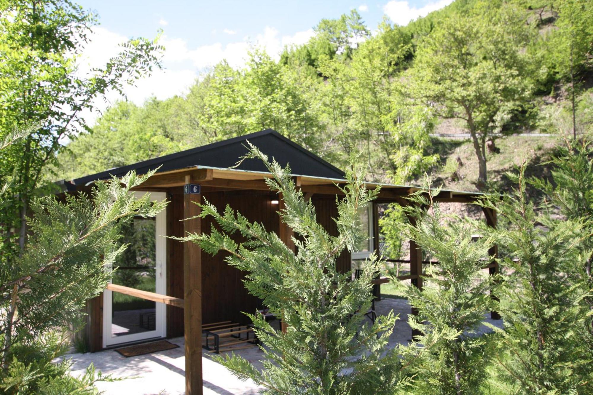 山林小屋 Lugina E Shengjergjit ,bujtinat