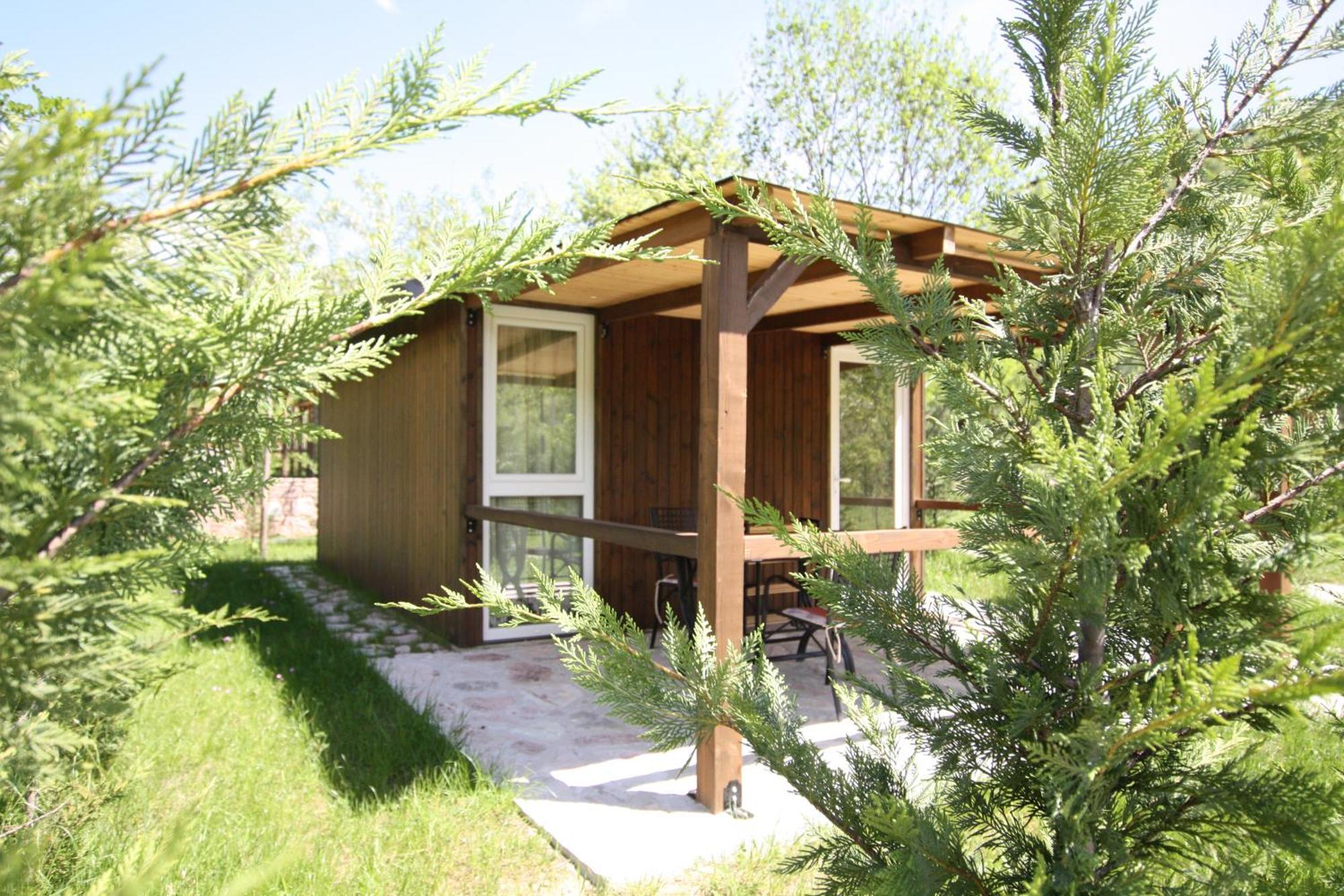 Lugina E Shengjergjit ,bujtinat 山林小屋