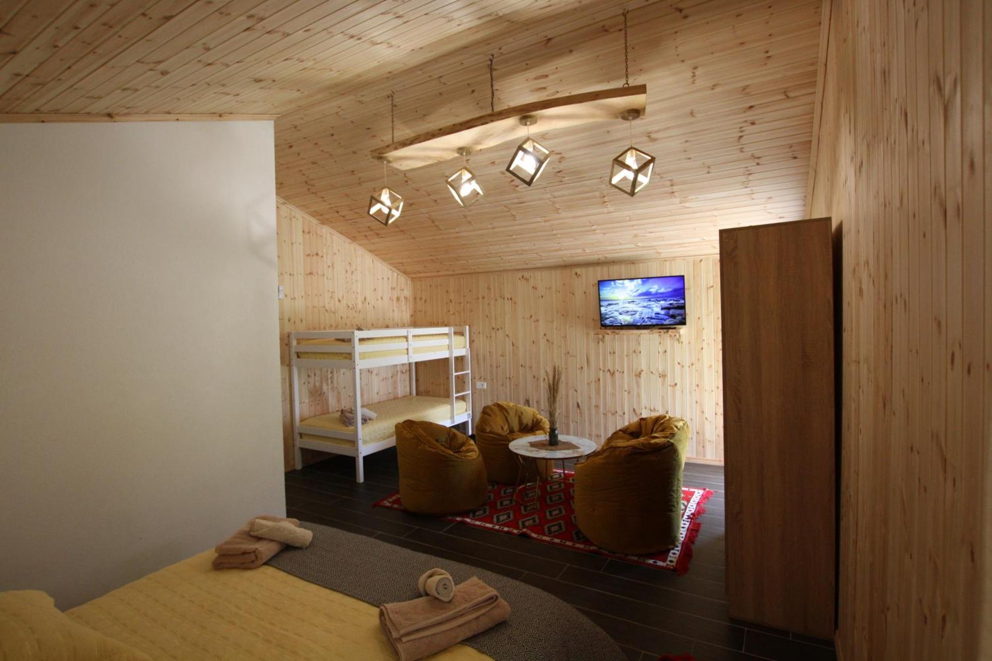 Lugina E Shengjergjit ,bujtinat Lodger *